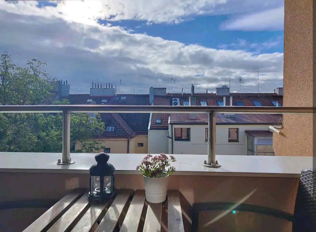 Cozy Rooftop With Balcony Прага Экстерьер фото