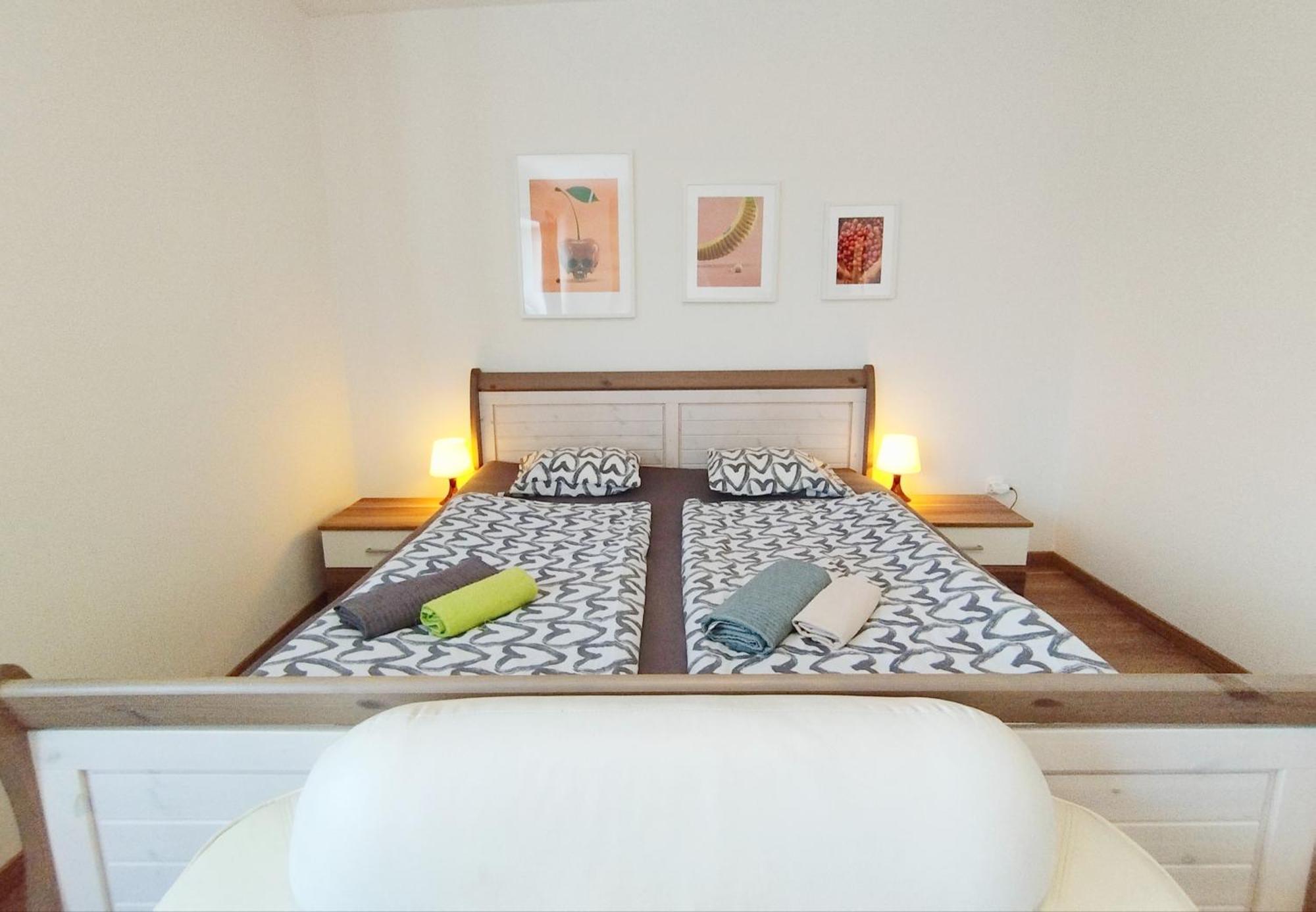 Cozy Rooftop With Balcony Прага Экстерьер фото